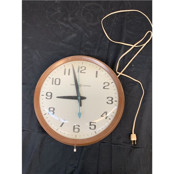 Vintage General Electric Wall Clock, Classroom Clock, Brown. Commercial 13"