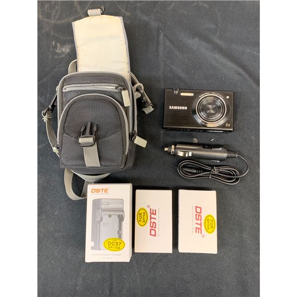 Samsung MV800 Digital Camera With Flip-Up Touchscreen, Extra Batteries *works*
