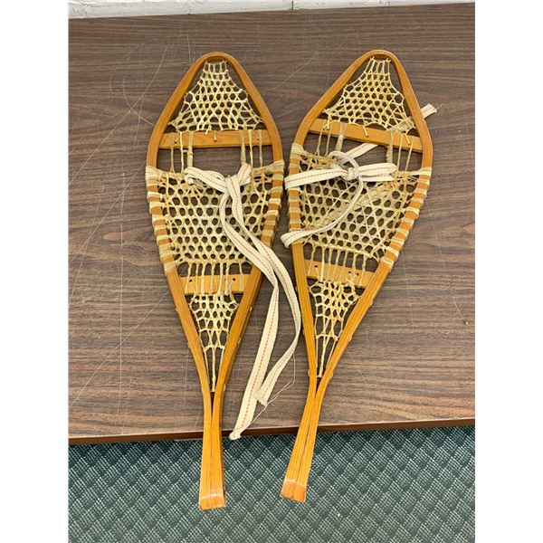 Vintage Child's Sized 33" x 10" Snowshoes