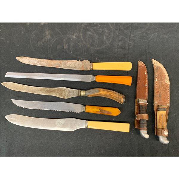 Lot of 7 Knives 5 Carving Steak Knives Plastic / Stag Horn Style Handles and 2 Pocket Knives