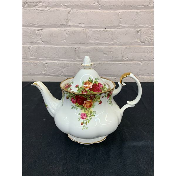Royal Albert Old Country Roses Tea Pot Fine Bone China England
