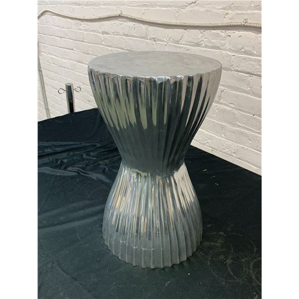 Cast Aluminum Side Table / Pedestal (20" tall 12" diameter)