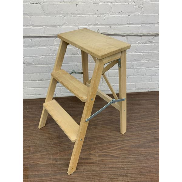 Wooden 2-Step Ladder