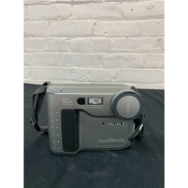 SONY Digital Mavica MVC-FD71 Camera (untested)
