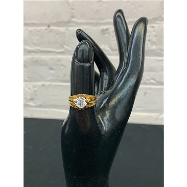 18k Gold Ring w Clear Gemstone Size 5 (4.8 grams)