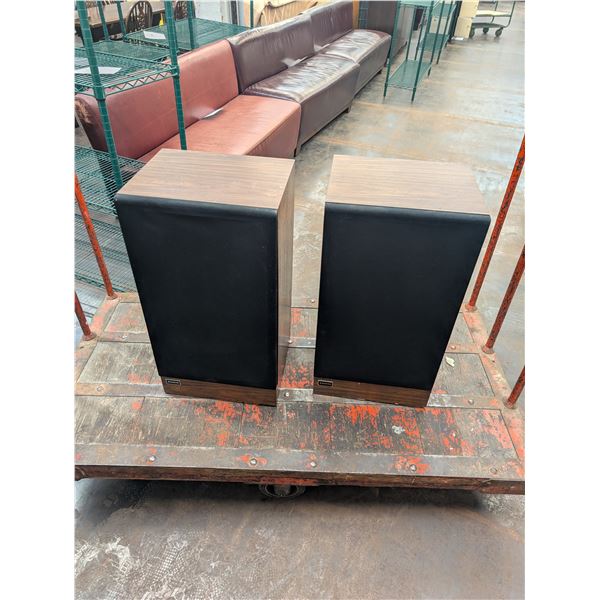 Sanyo Magnasonic AD3070 Floor Speakers