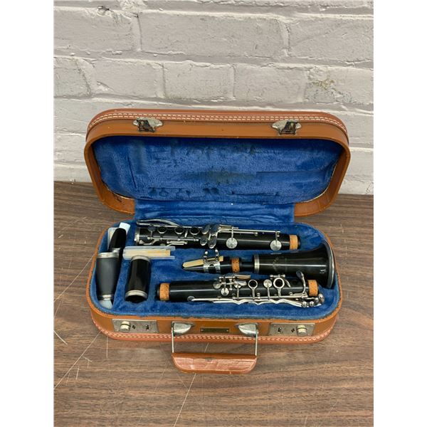 W. Schreiber & Sohne Nauheim Clarinet with Extra Pieces