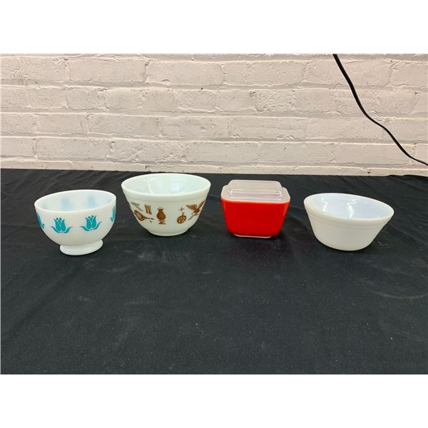 4pcs of Pyrex and Fire King Fridge Container, Small Mixing Bowls