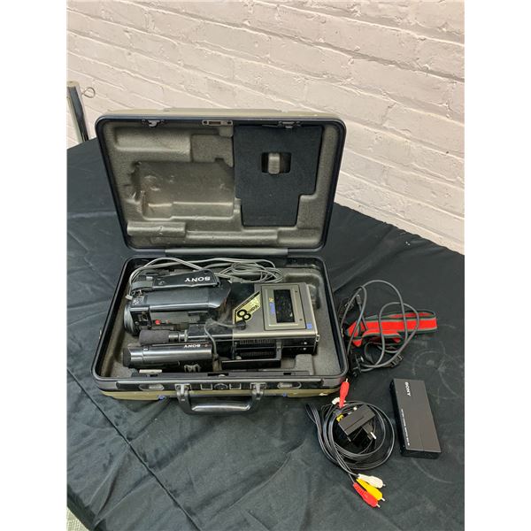 SONY Video 8 AF Camcorder with Hard Shell Case, Cables, Battery