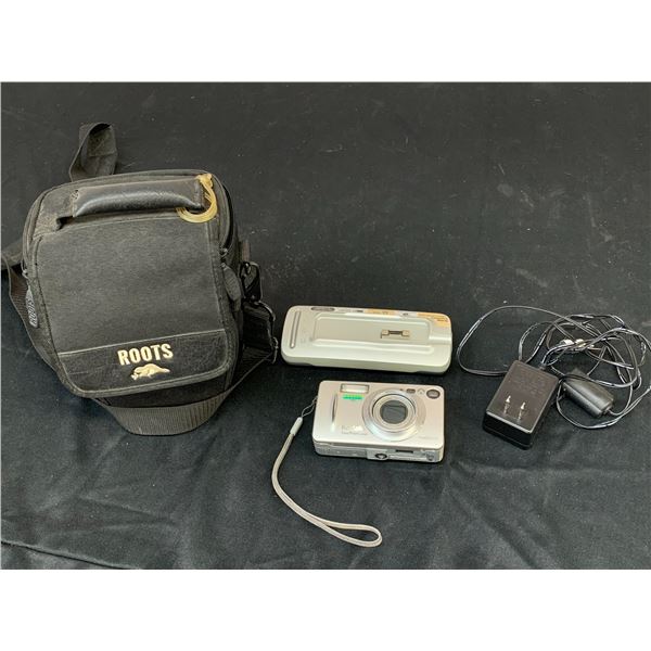 Kodak EasyShare LS443 Digital Camera w Bag & Charger (untested)