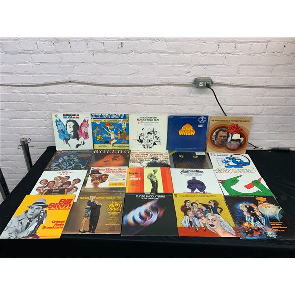 Lot of 20 Vinyl Records LPS Soundracks, Clint Eastwood, The Smurfs, 007, Close Encounters, etc
