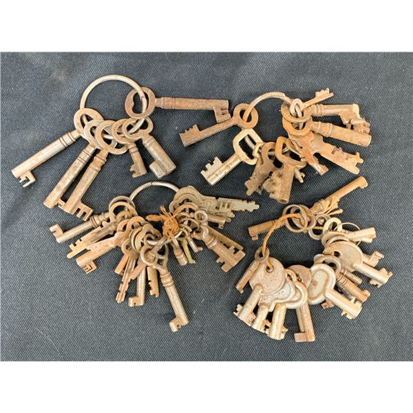 Lot of Misc Vintage Skeleton Keys