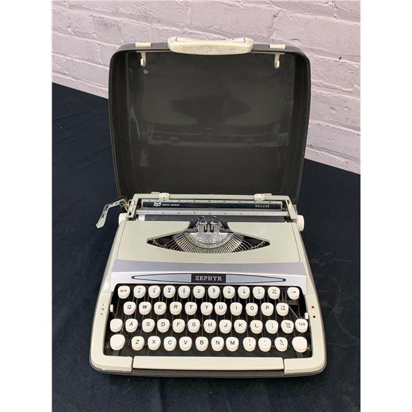 Zephyr Deluxe SCM Smith Corona Typewriter