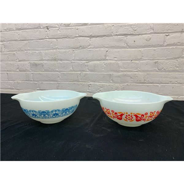 Lot of 2 Pyrex Cinderella Mixing Bowls