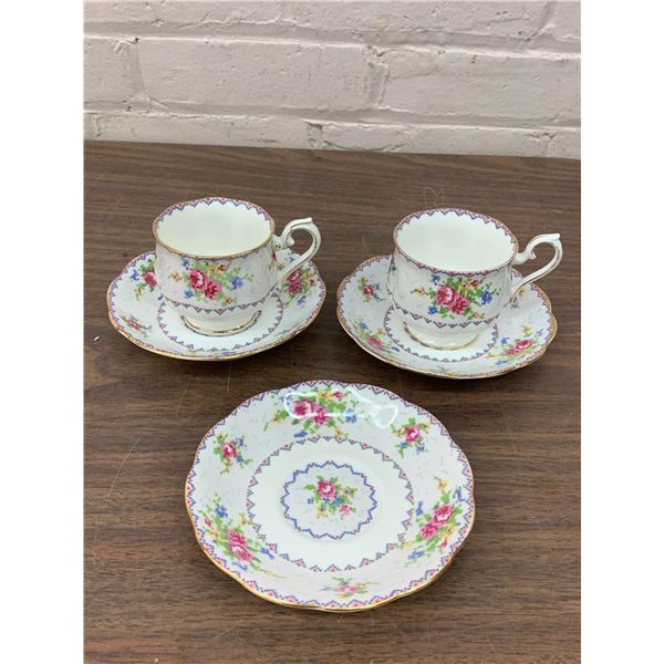 Royal Albert Petit Point 2 Tea Cups and 3 Saucers