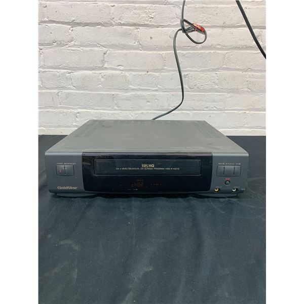 Gold Star VHS Tape Player VCR R-V2IQ