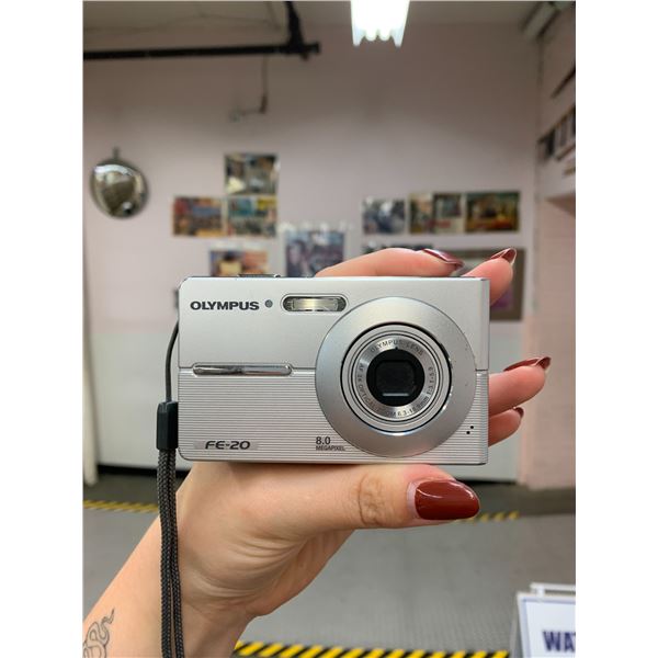 Olympux 8mp Digital Camera with Charger Model FE-20