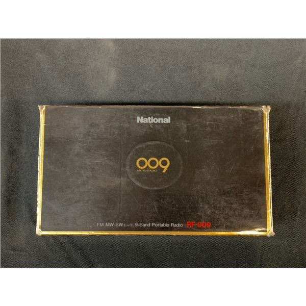 National RF-009 AM FM Radio
