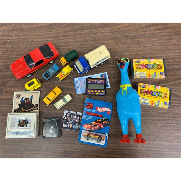 17pcs Vintage Toys, Die Cast Cars, Rubber Chicken, Puzzles, Games, etc