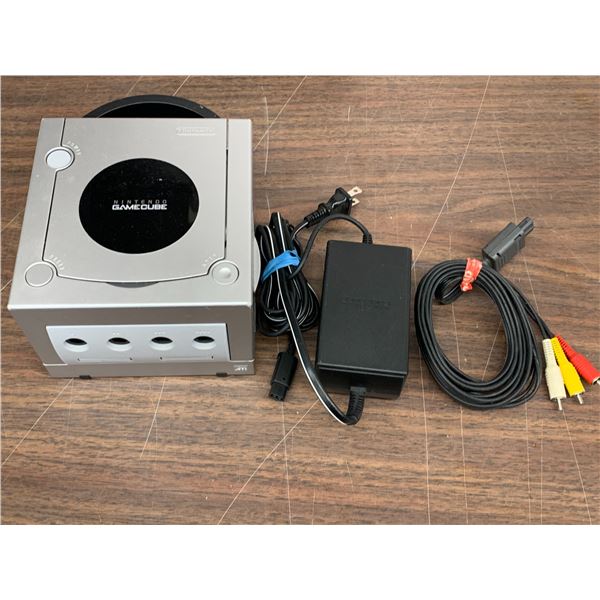 Nintendo Gamecube Deck, Power and Video Cables. Silver