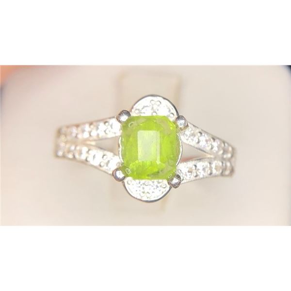 2.54 gram Certified Silver Peridot gemstone Ring ($1,856 Appraisal)