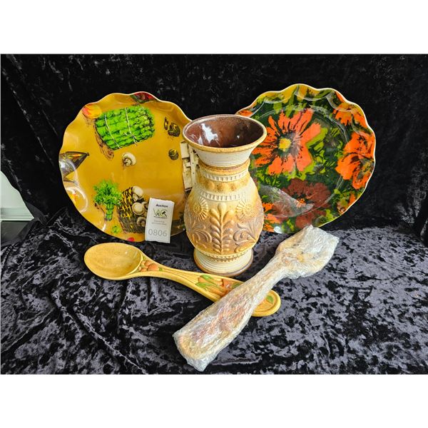 Vintage Serving & Decor A