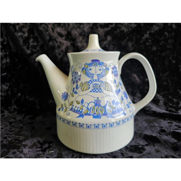Vintage Norway Figgjo Flint  "Lotte" Teapot  A