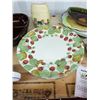 Image 16 : Tableware A