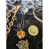 Image 33 : Vintage Costume Jewelry A