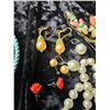 Image 45 : Vintage Costume Jewelry A