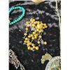 Image 22 : Vintage Costume Jewelry A