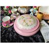 Image 5 : Wedgwood, Limoges & More A