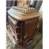 Image 3 : Cast Iron Wood Stove/Furnace with Decorative Detailing