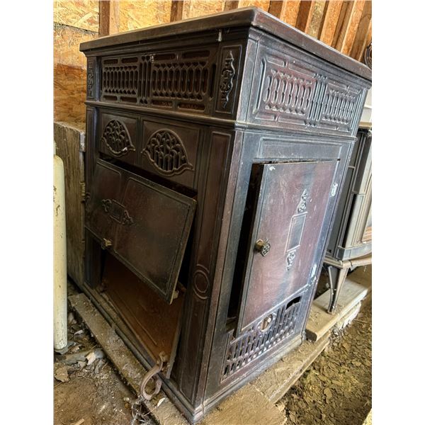 Enamel Cast-Iron Wood and Coal-Burning Stove Furnace