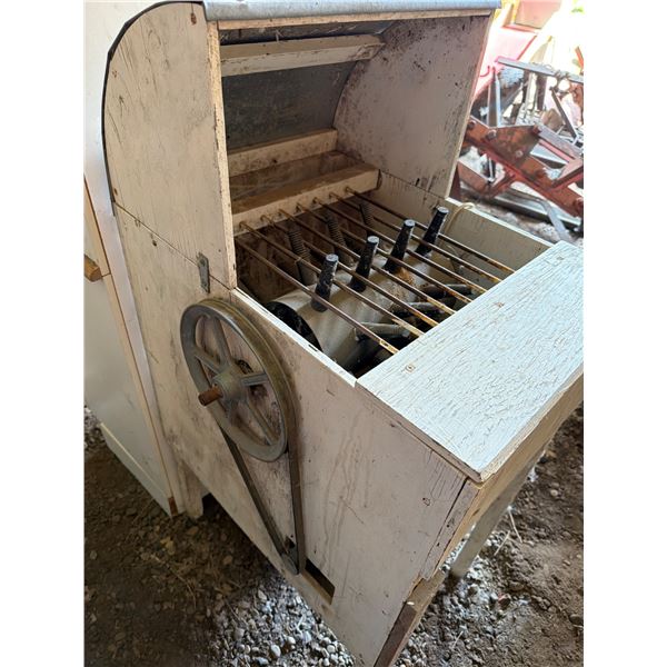 Chicken plucker Wooden Manual Belt-Driven Separator Machine