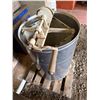Image 4 : Little Wonder Honey Extractor by Woodway Co
