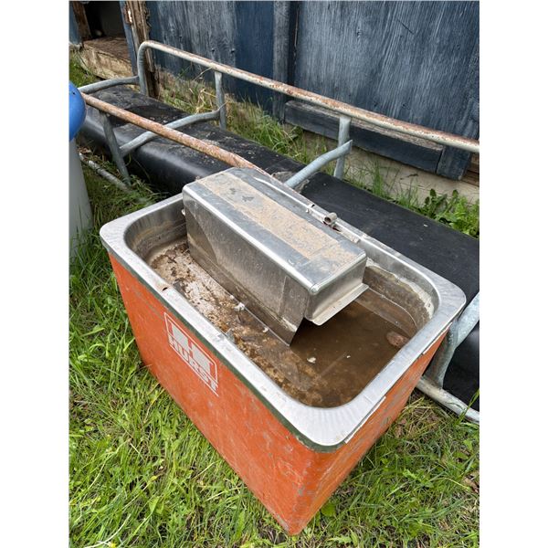 Hurst Water Trough and Black Plastic Trough with Metal Frame