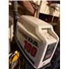 Image 4 : Honda Four-Stroke CDI Outboard Motor, 100cc