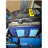 Image 3 : Mastercraft 3-Gallon Oil-Free Air Compressor