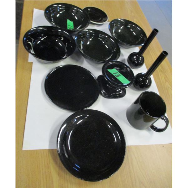 ESTATE:  BOX C/W ASSORTED BLACK DISHWARE (PLATES, BOWLS, VASES, ETC)