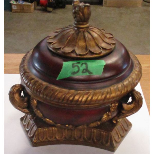 ESTATE/COLLECTABLE:  COVERED EUROPEAN STYLE DISH