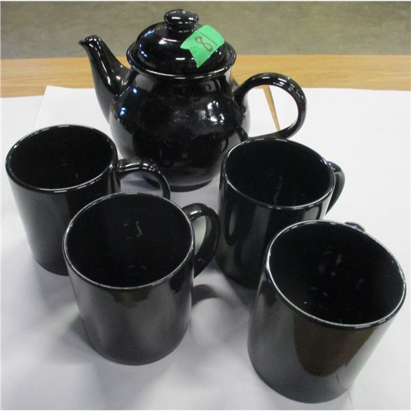 ESTATE:  BLACK GLASS TEA POT & CUPS (SERVICE FOR FOUR)