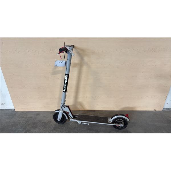 GREY GOTRAX ELECTRIC KICKSCOOTER  - NO CHARGER AND W/ BRAKE ISSUE