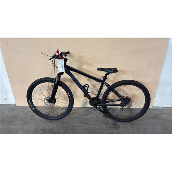 BLACK NORTHROCK 21-SPEED FRONT-SUSPENSION MOUNTAIN BIKE