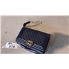 Image 2 : BLACK LEATHER QUILTED PURSE WITH GOLD AND LEATHER SHOULDER STRAP