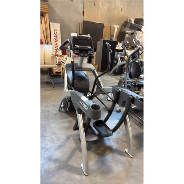 CYBEX 600A COMMERCIAL-GRADE ARC TRAINER