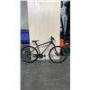 Image 1 : GREY NORTHROCK CTM HYBRID CROSSOVER-BIKE W/ 21-SPEED AND FRONT SUSPENSION