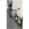Image 3 : BROWN GIANT IGUANA 24-SPEED  FRONT-SUSPENSION MOUNTAIN BIKE