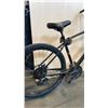 Image 2 : BLACK SPECIALIZED ROLL UPRIGHT, COMFORT-FOCUSED HYBRID BICYCLE W/ 21-SPEED