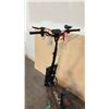 Image 3 : HOODAX ALL-TERRAIN ELECTRIC KICK-SCOOTER - NO CHARGER, BROKEN SIDE LIGHT
